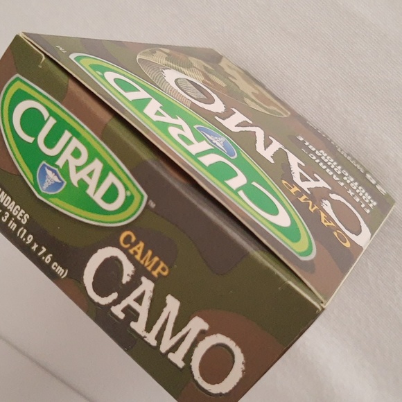 Curad Camp Camo Adhesive Bandages 12 pack (25 Count each) - Picture 4 of 11